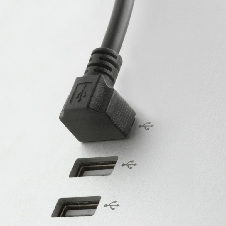 Câble USB avec prise A coudée 90° VERS LE HAUT 40cm